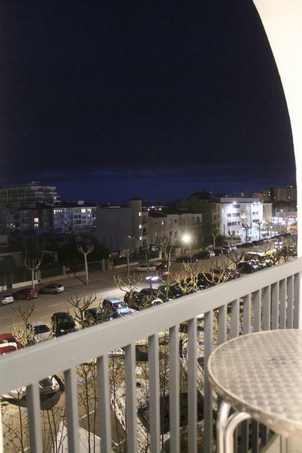 Absolute Apartment Эмпуриабрава Экстерьер фото